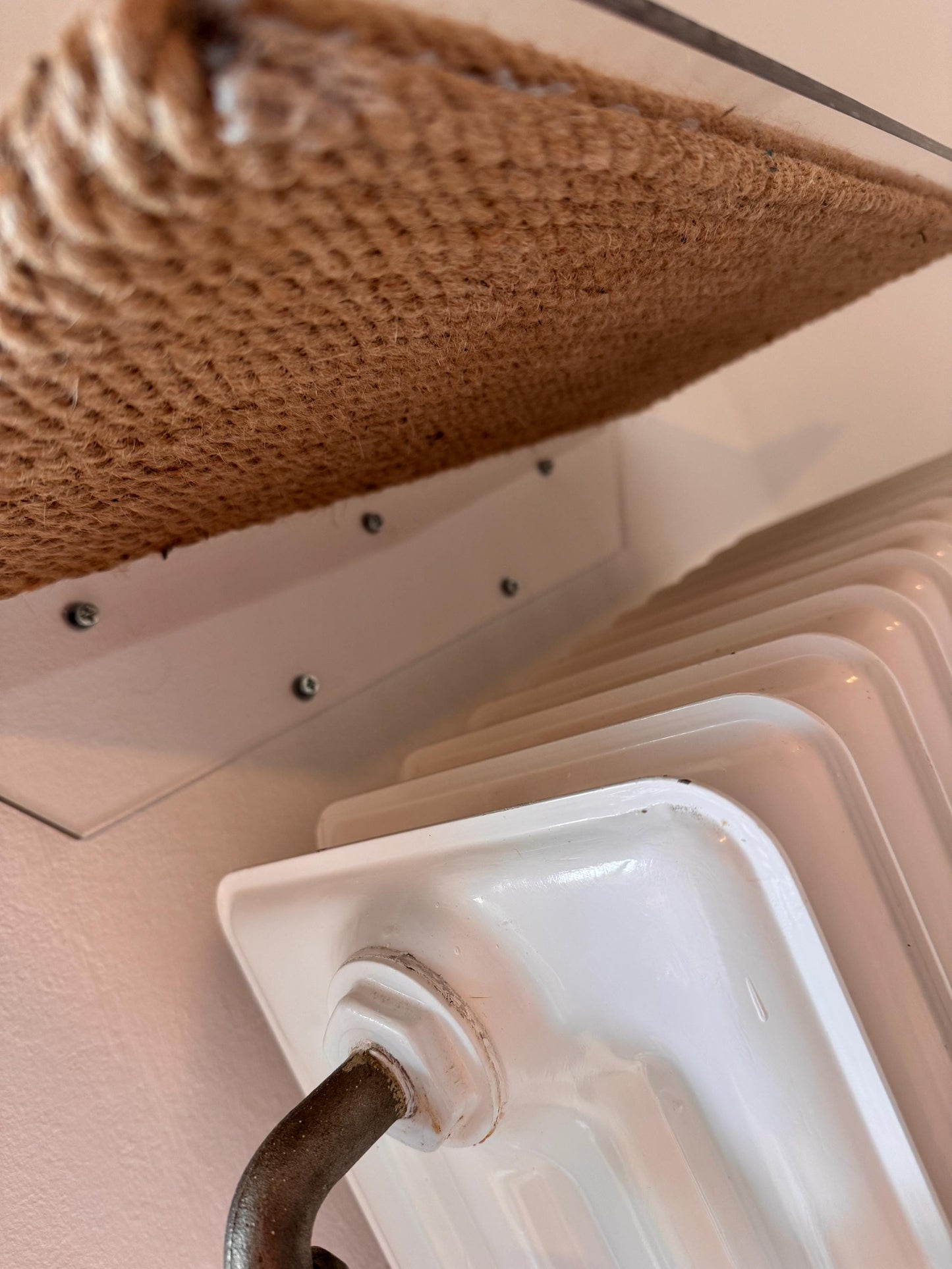 Wall-mounted cat bed, cat sleeping shelf