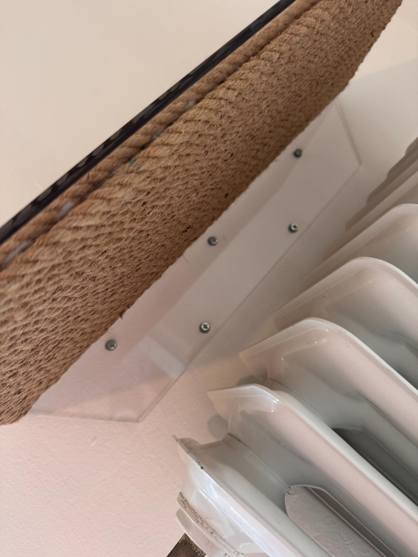 Wall-mounted cat bed, cat sleeping shelf