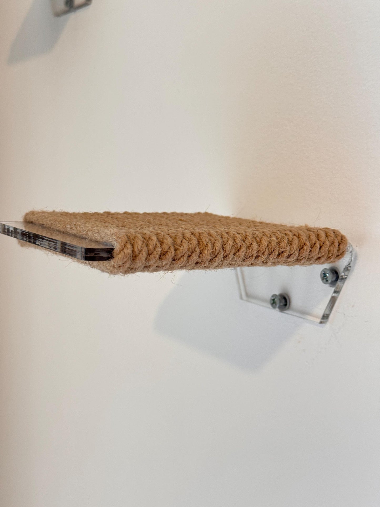 Wall Mounted Acrylic und Jute Cat Step Floating Cat Shelf with Scratching Surface Modern Pet Wall Furniture. 1pc