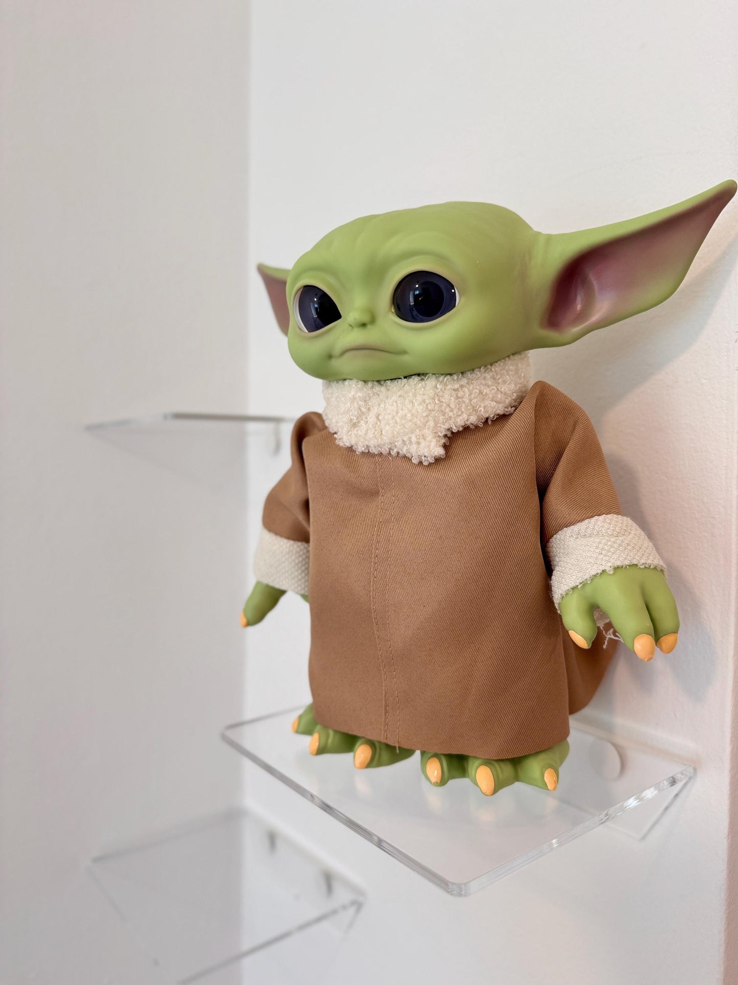 1 shelf. Floating shelves for books or plants. For bathroom cosmetics. Transparent shelves for cups or decor. Wall shelves.