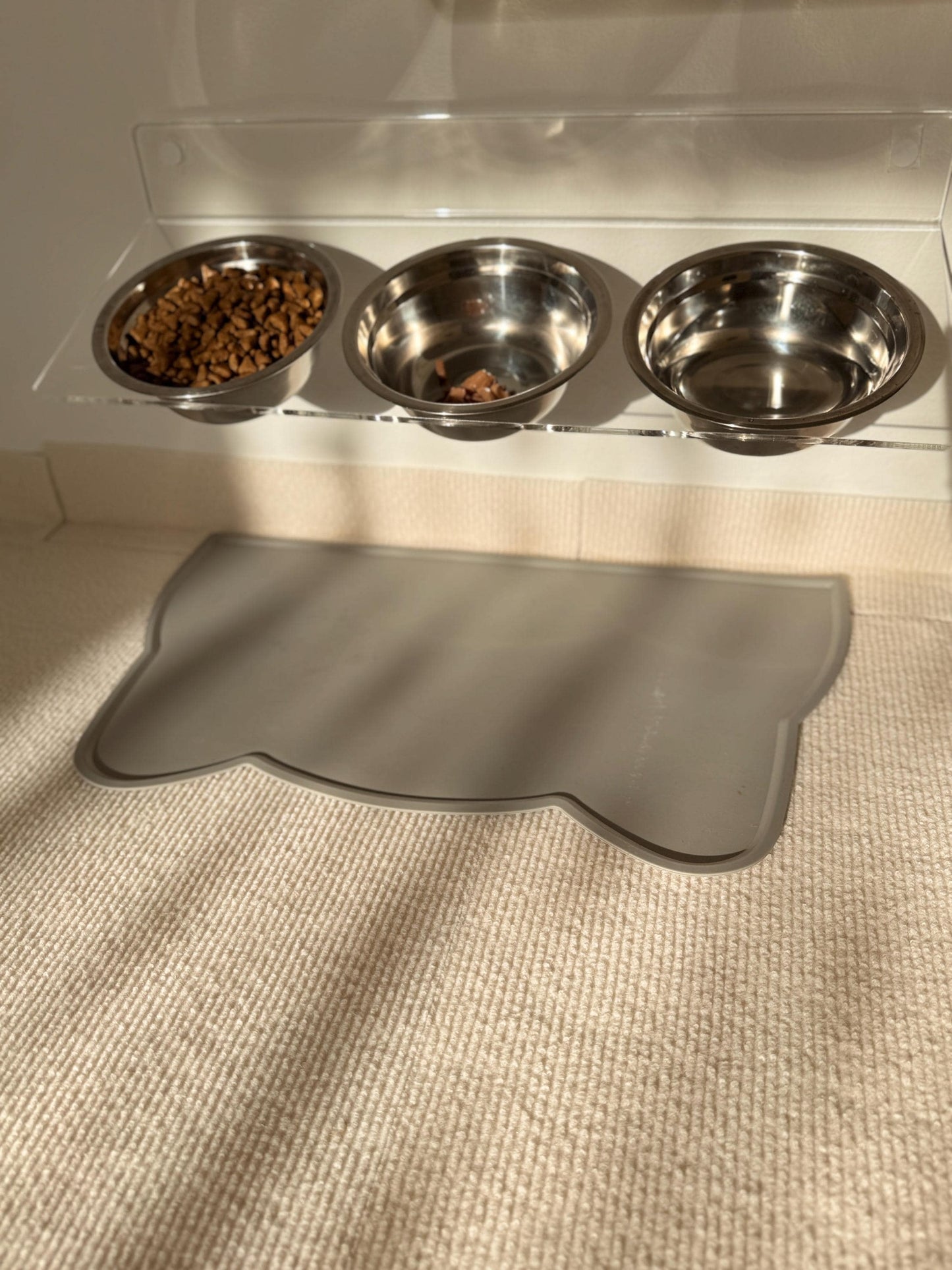 Acrylic Tilted Triple Pet Bowl Shelf 75. Wall Mounted Feeder. 3 Cat Bowls. Clear Floating Shelf. Modern Pet Furniture. Drill or Adhesive